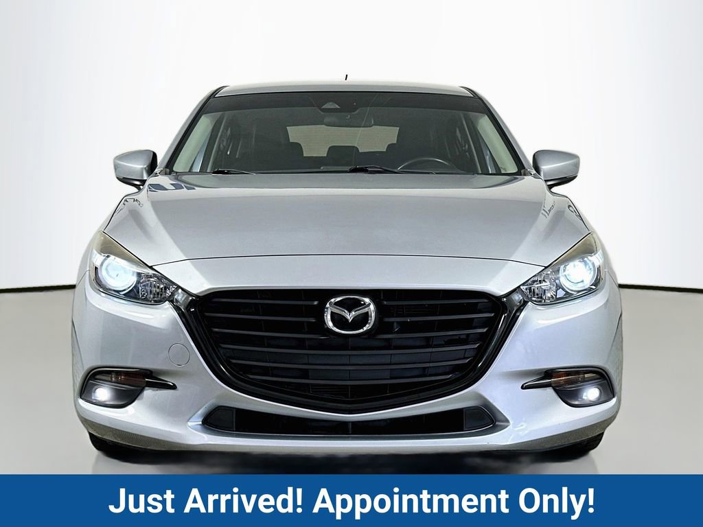 Used 2018 MAZDA MAZDA3 Touring FWD image 2