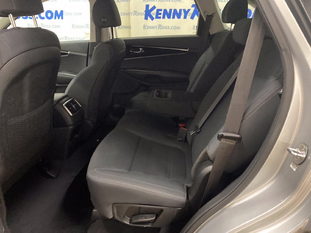 Used 2020 Kia Sorento LX w/ LX I4 Convenience Package AWD/4WD image 12