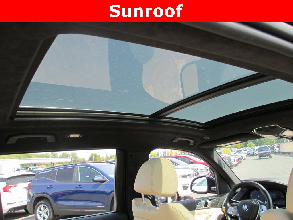 Used 2022 BMW X7 xDrive40i w/ Premium Package image 14