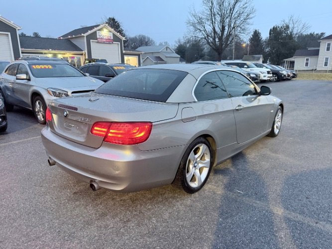 Used 2011 BMW 335i Convertible image 3