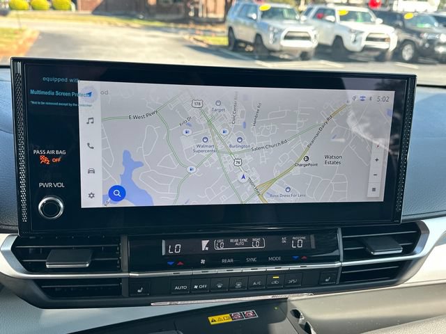 Used 2026 Toyota Sienna XLE FWD image 22