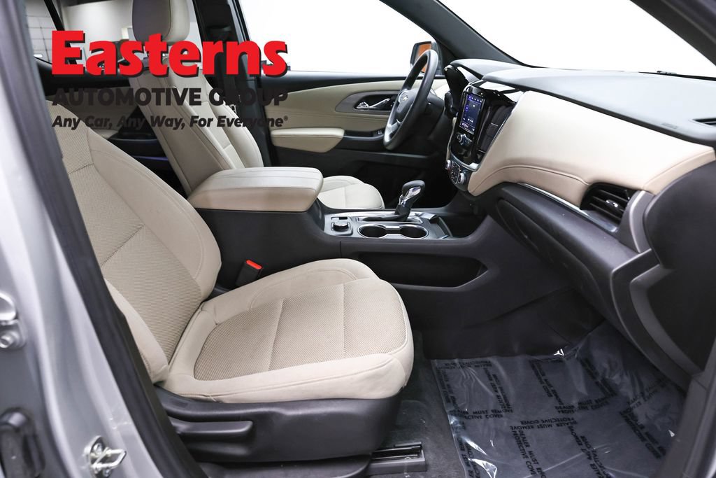 Used 2022 Chevrolet Traverse LS AWD/4WD image 23