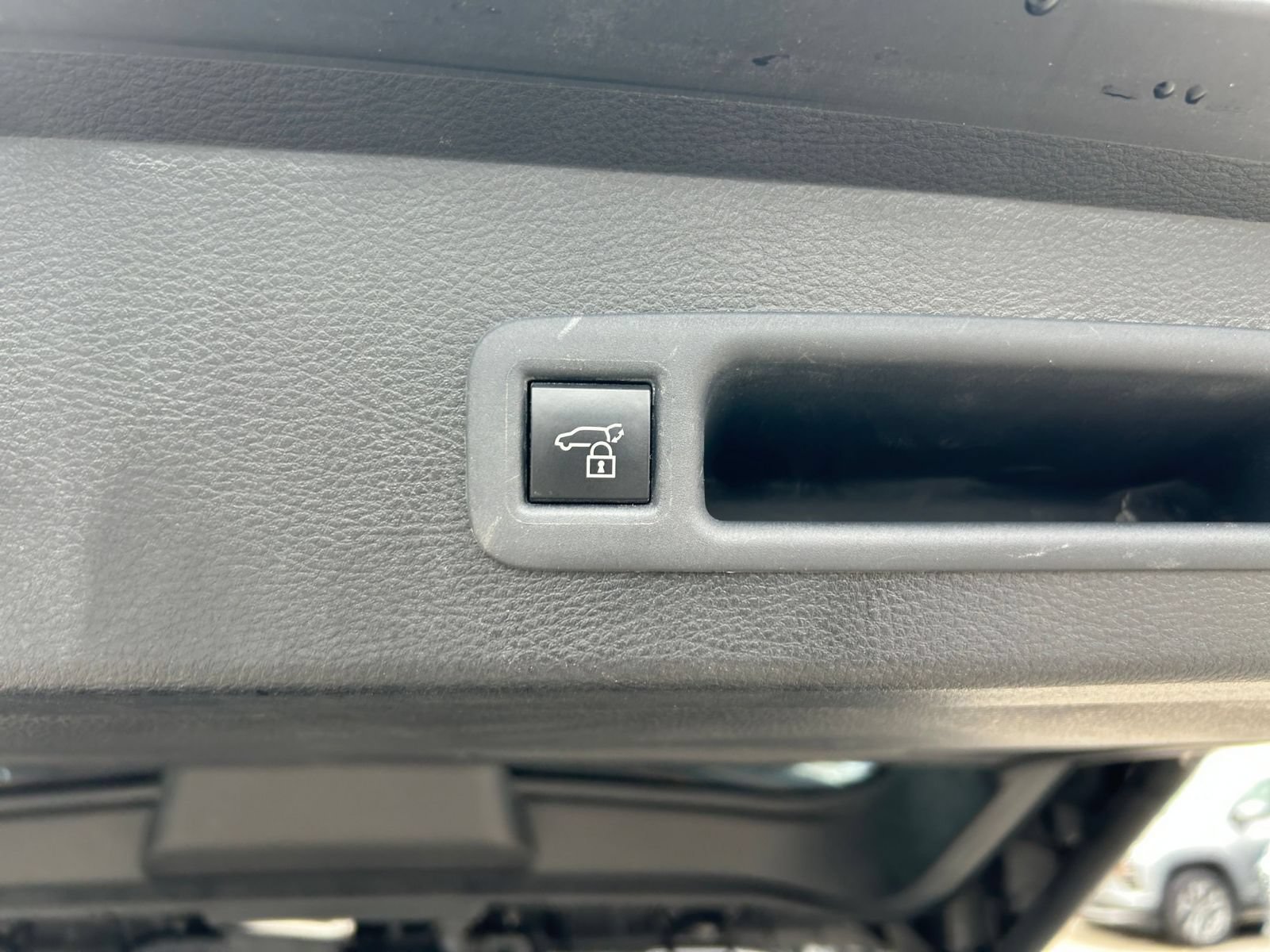 Used 2025 Toyota Sienna XLE FWD image 19