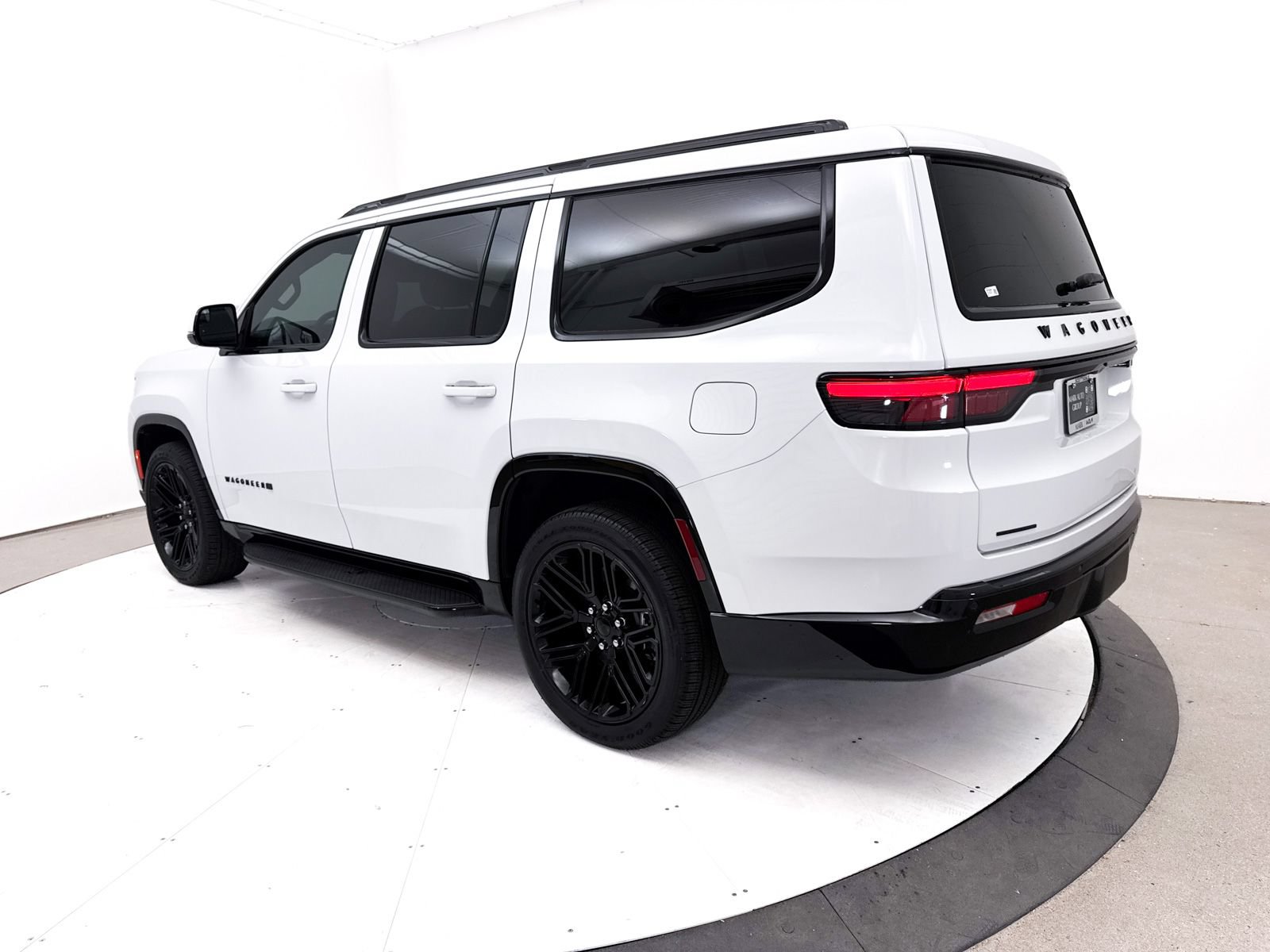 Used 2022 Jeep Wagoneer Series I AWD/4WD image 19