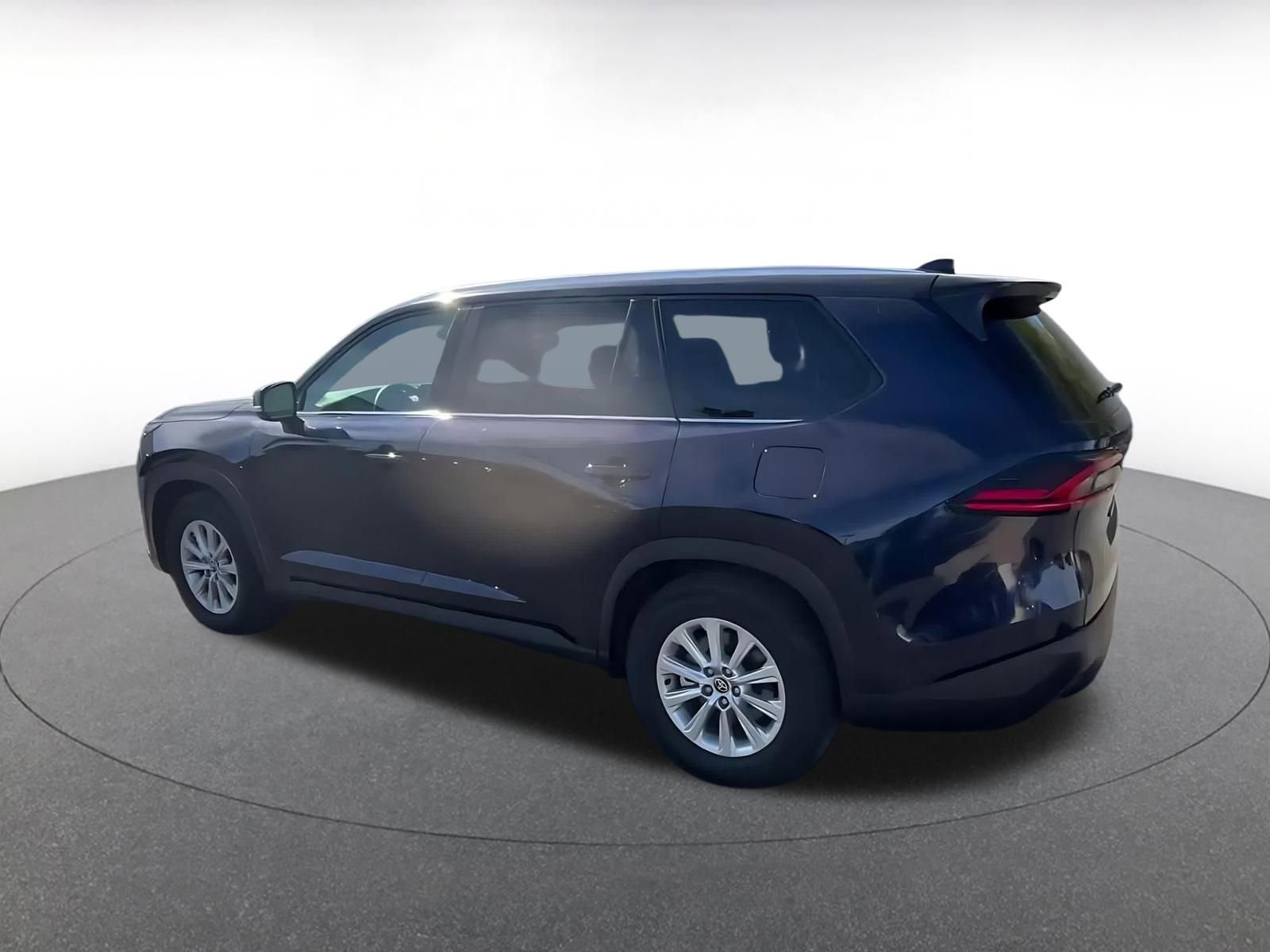 Used 2025 Toyota Grand Highlander FWD image 10