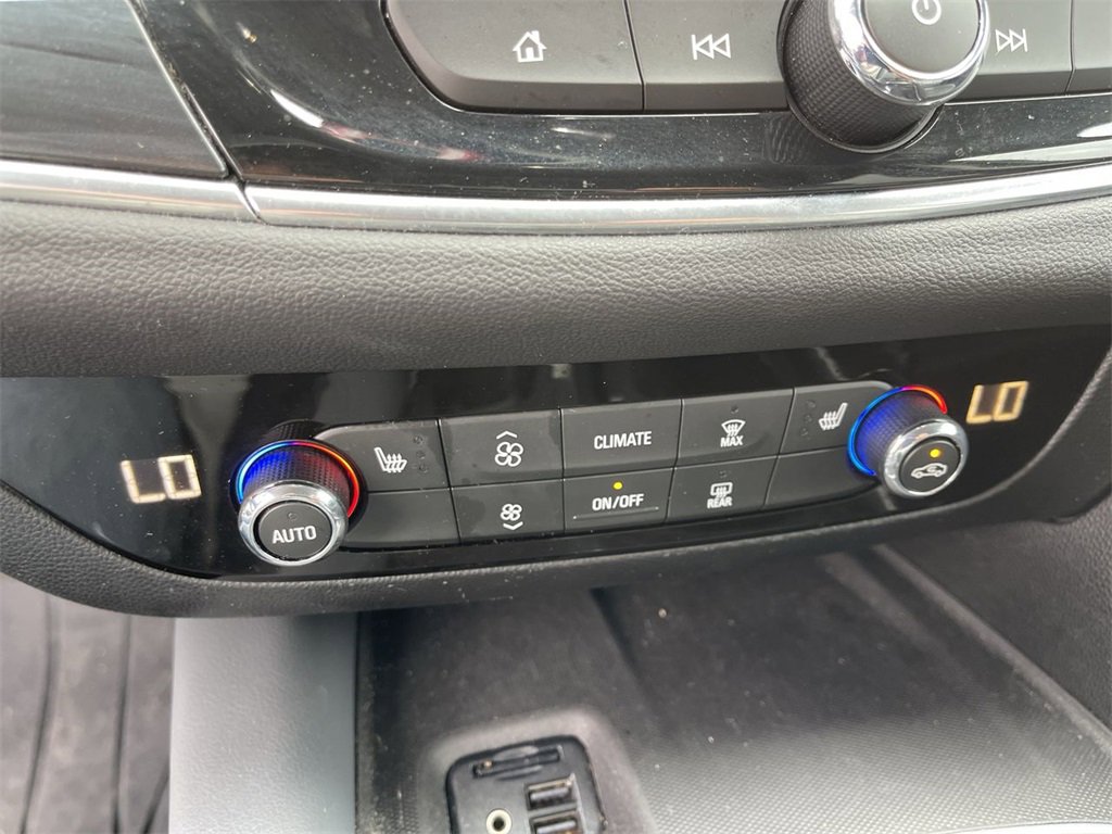 Used 2020 Buick Enclave Essence w/ Sound and Sites Package image 19