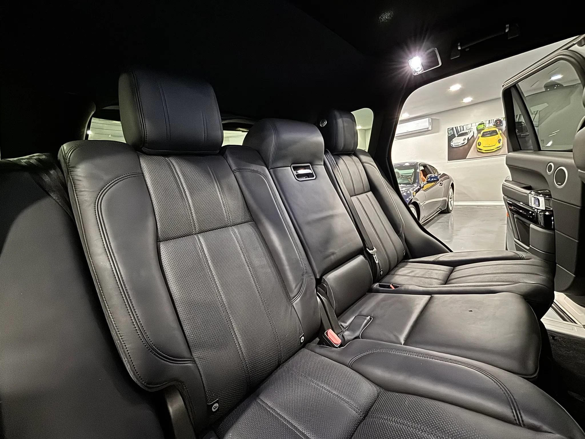 Used 2016 Land Rover Range Rover HSE AWD/4WD image 18