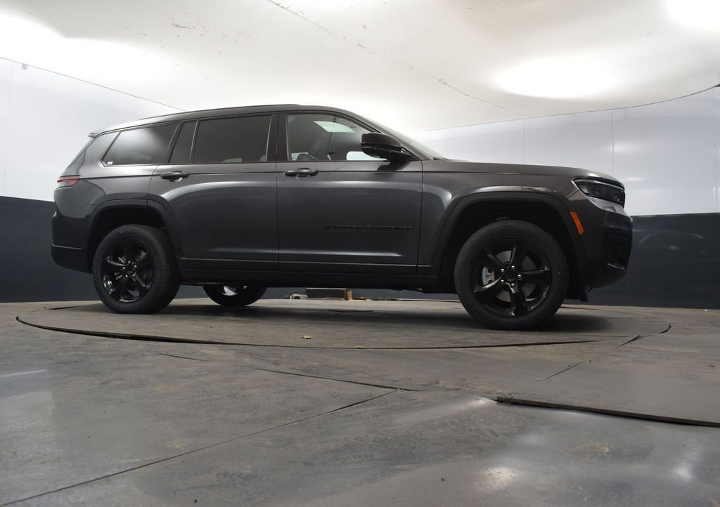 New 2025 Jeep Grand Cherokee L Altitude image 45
