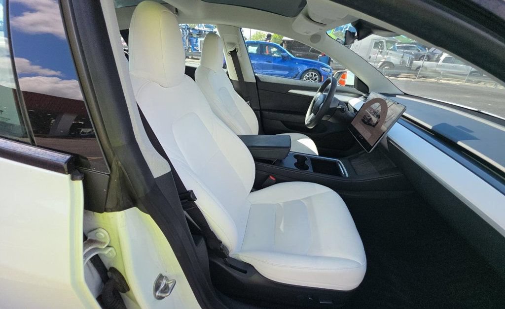 Used 2023 Tesla Model 3 Standard Range RWD image 6