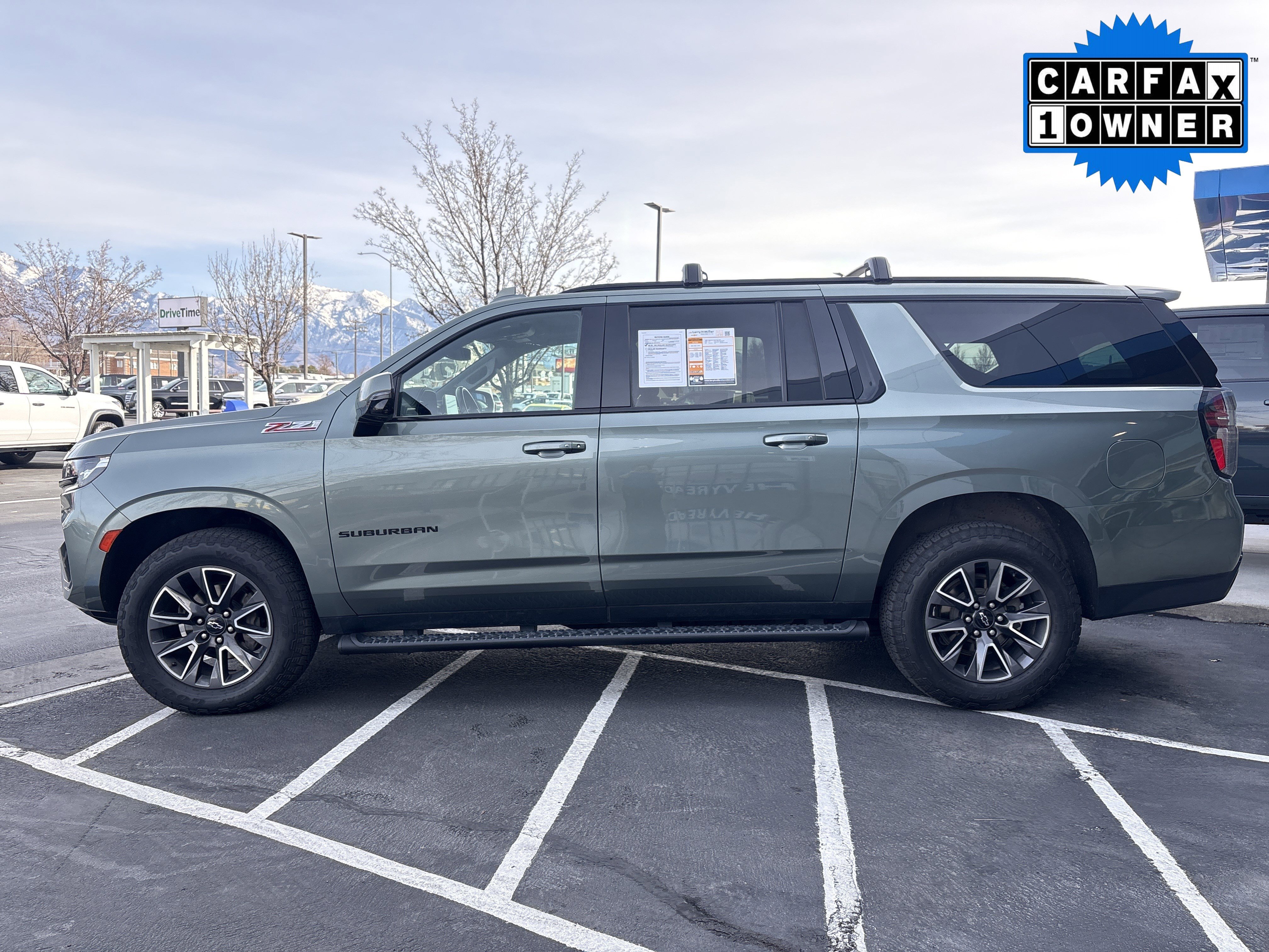 Used 2023 Chevrolet Suburban Z71 w/ Luxury Package image 3