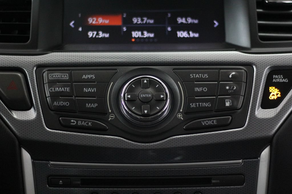 Used 2020 Nissan Pathfinder SL AWD/4WD image 25