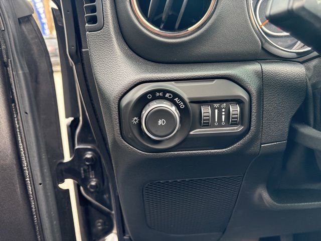 Used 2021 Jeep Wrangler Unlimited Sahara image 10