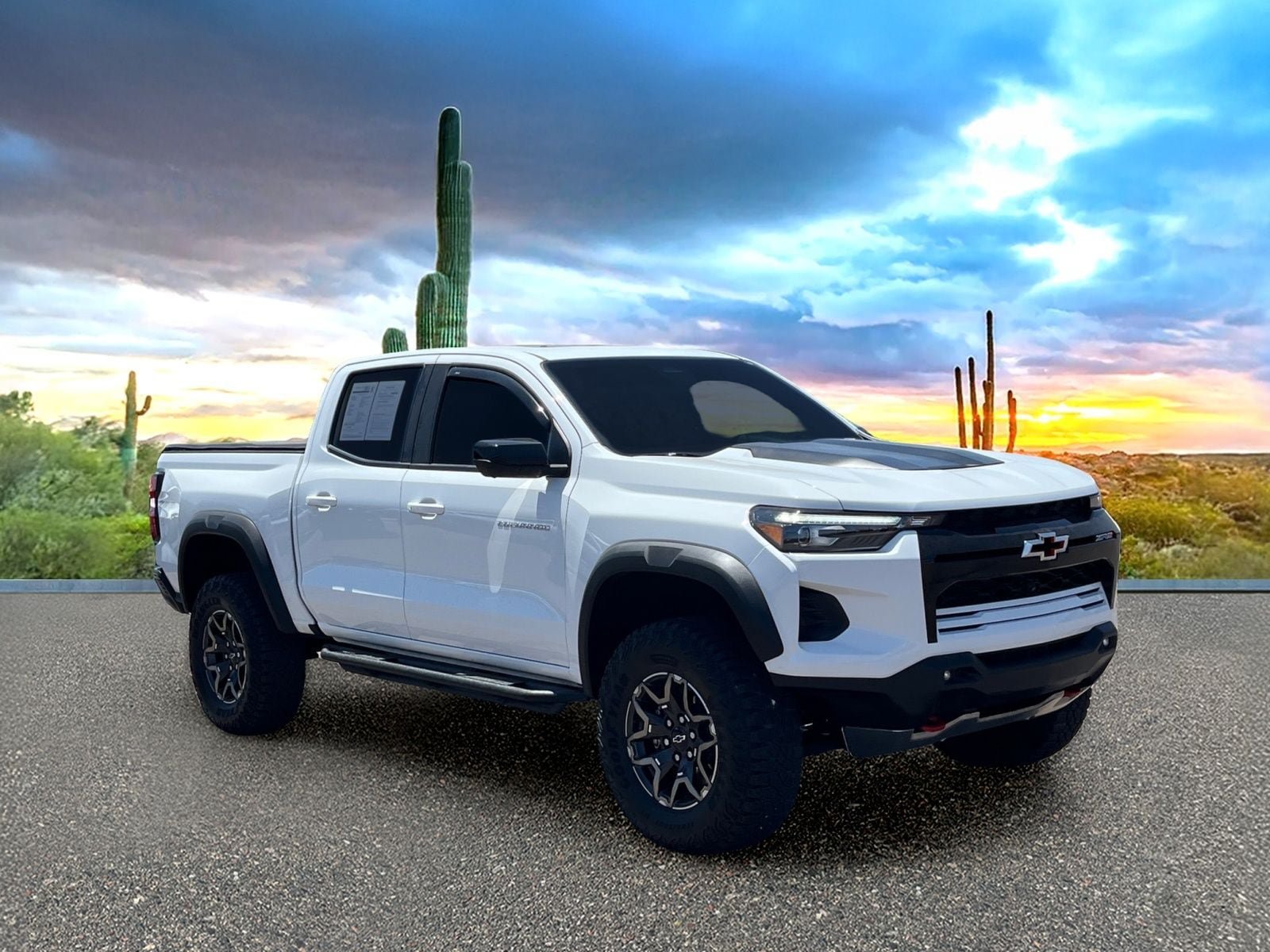 Used 2024 Chevrolet Colorado ZR2 w/ Technology Package AWD/4WD image 7
