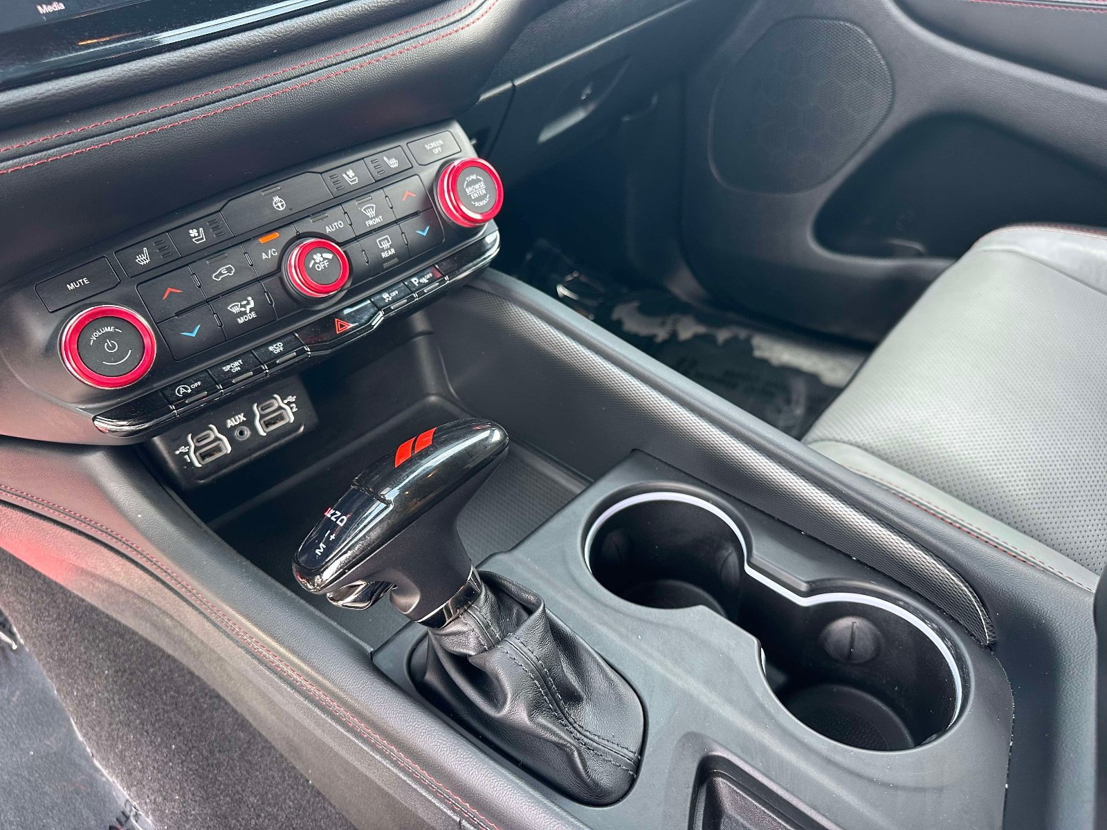 Used 2024 Dodge Durango GT AWD/4WD image 13
