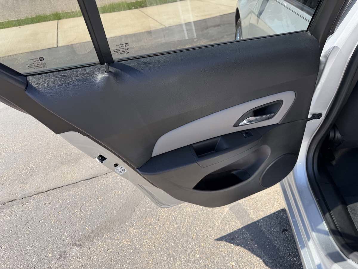 Used 2016 Chevrolet Cruze LS image 15