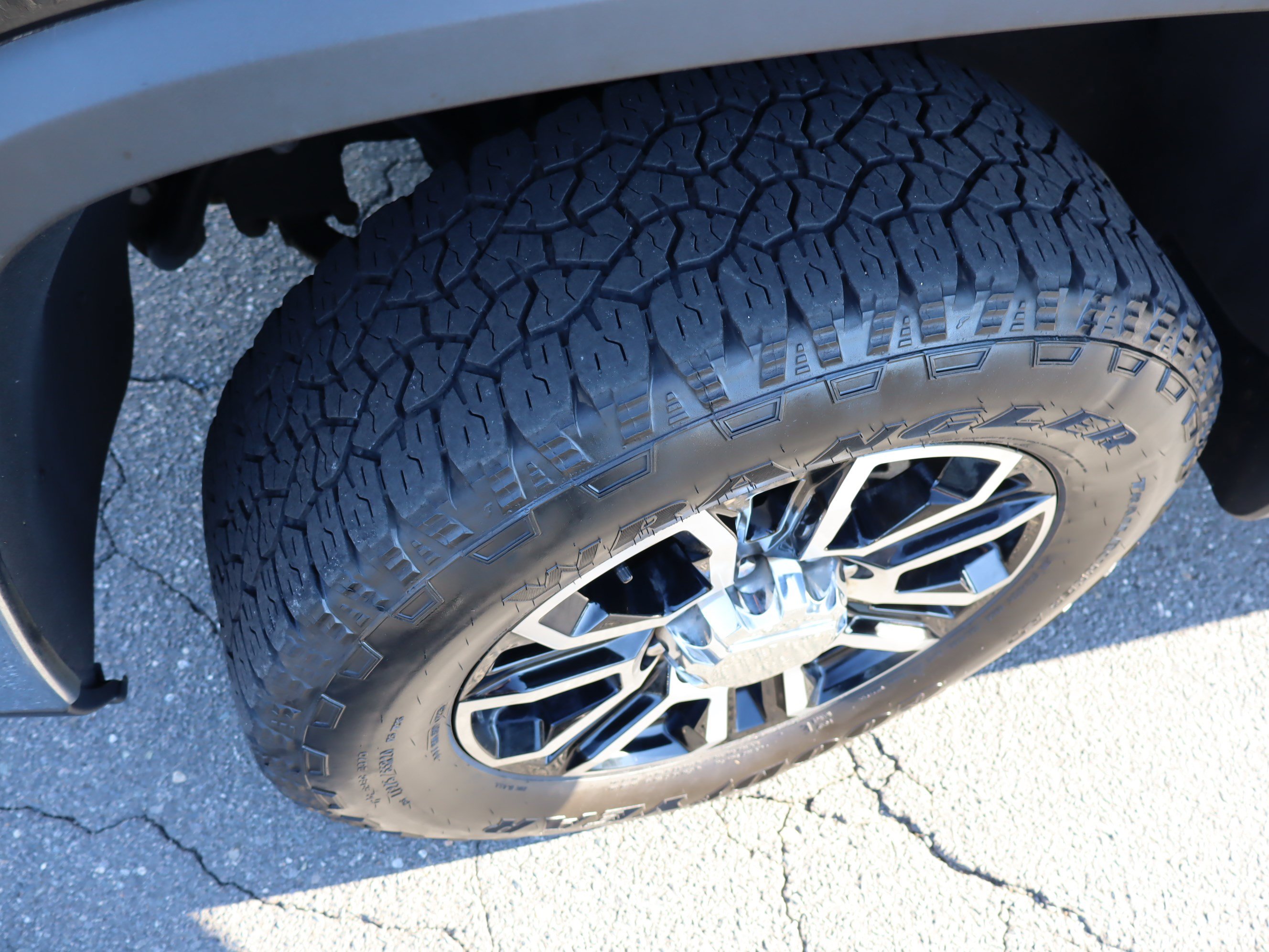 Used 2024 Chevrolet Silverado 2500 LT w/ All Star Edition AWD/4WD image 41