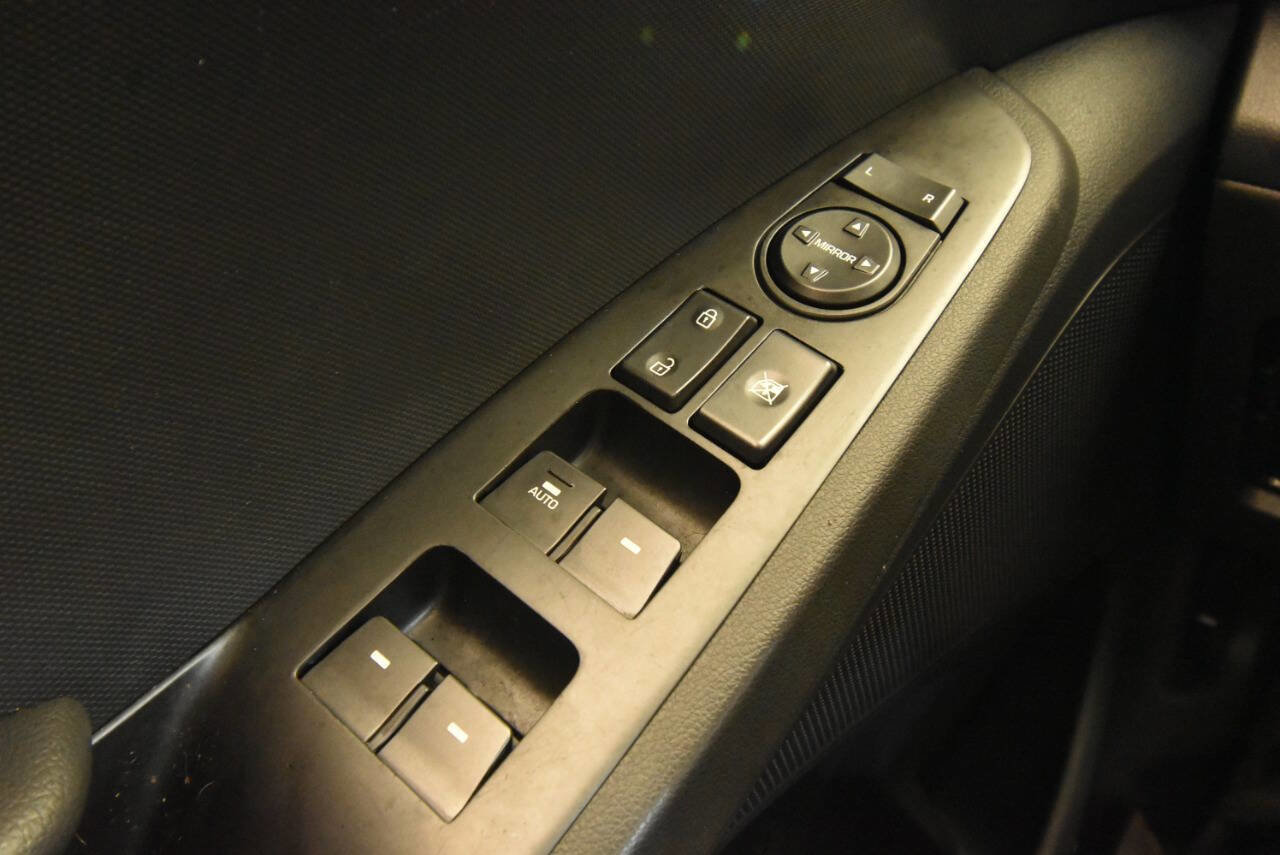 Used 2020 Hyundai Ioniq SE image 30