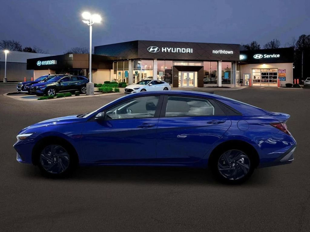 New 2026 Hyundai Elantra Sport FWD image 3