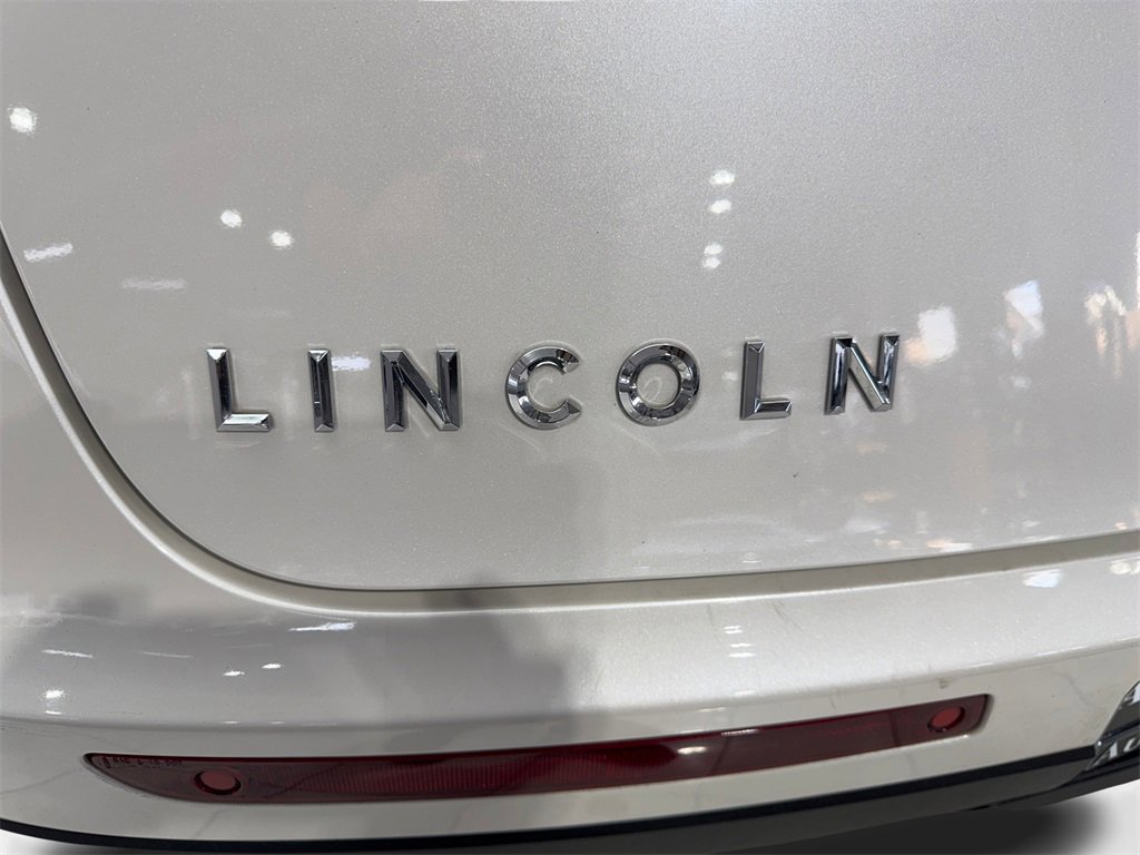 Used 2019 Lincoln MKT AWD image 24