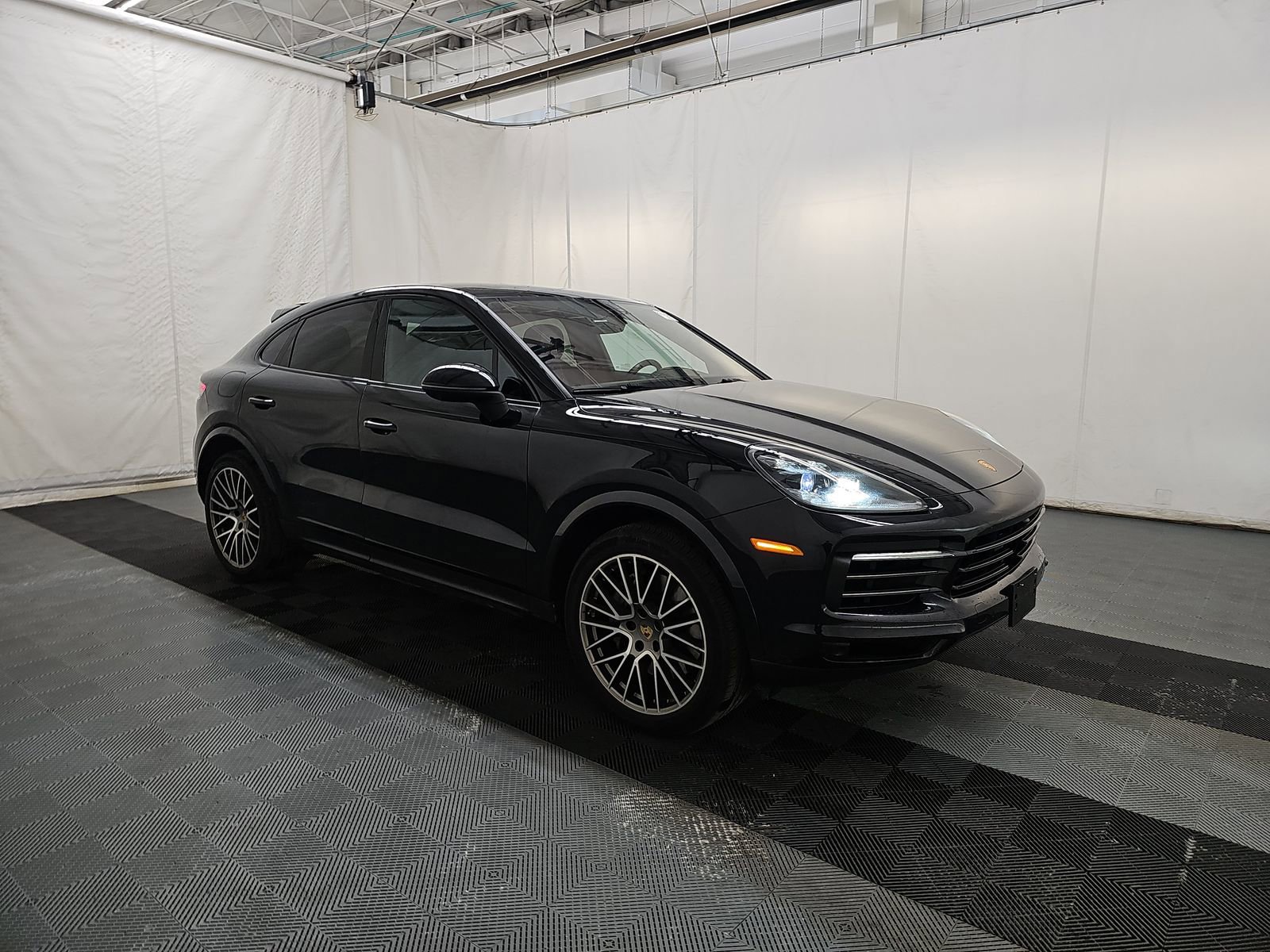 Used 2022 Porsche Cayenne S AWD/4WD image 4