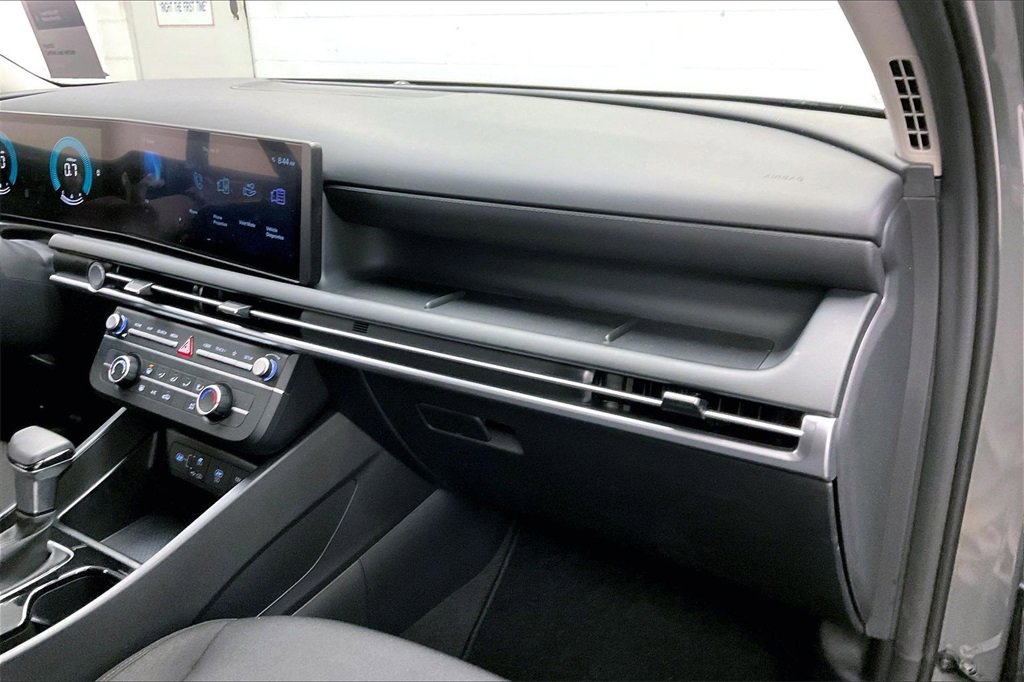 Certified 2025 Hyundai Tucson SE image 15