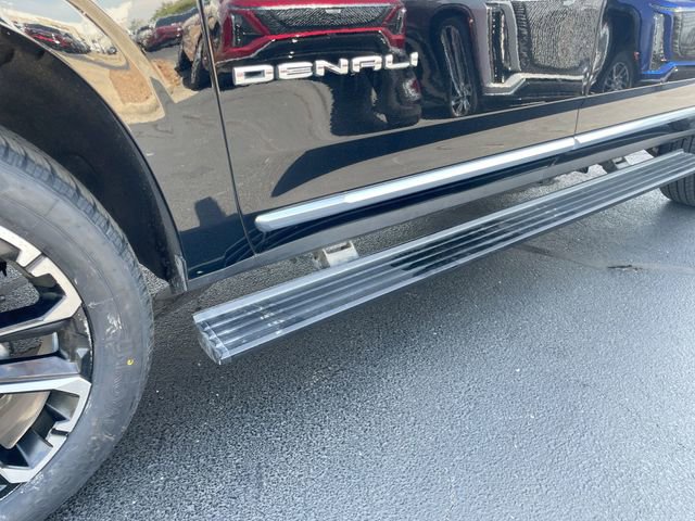Used 2022 GMC Yukon XL Denali image 9