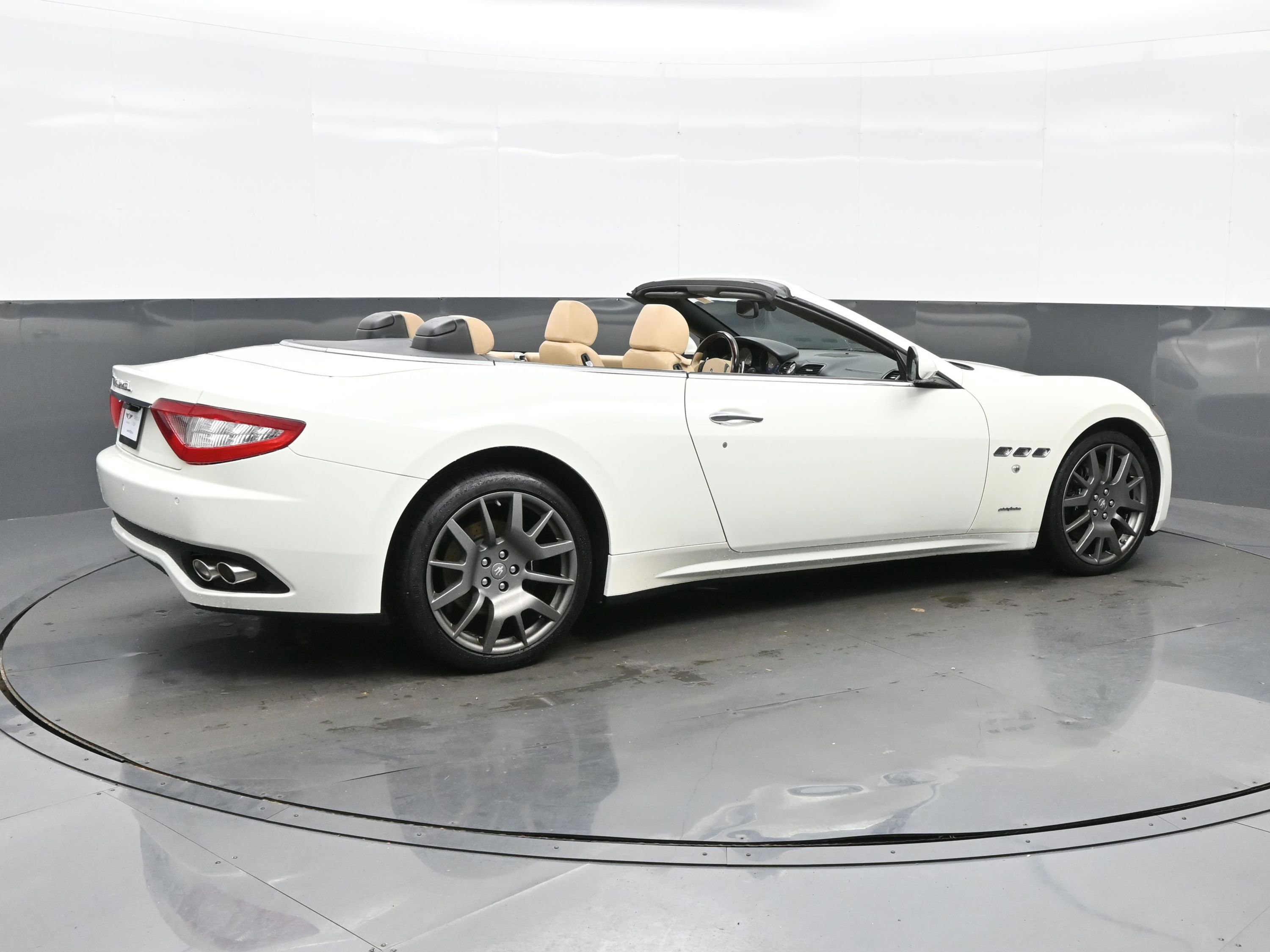 Used 2013 Maserati GranTurismo Sport image 6