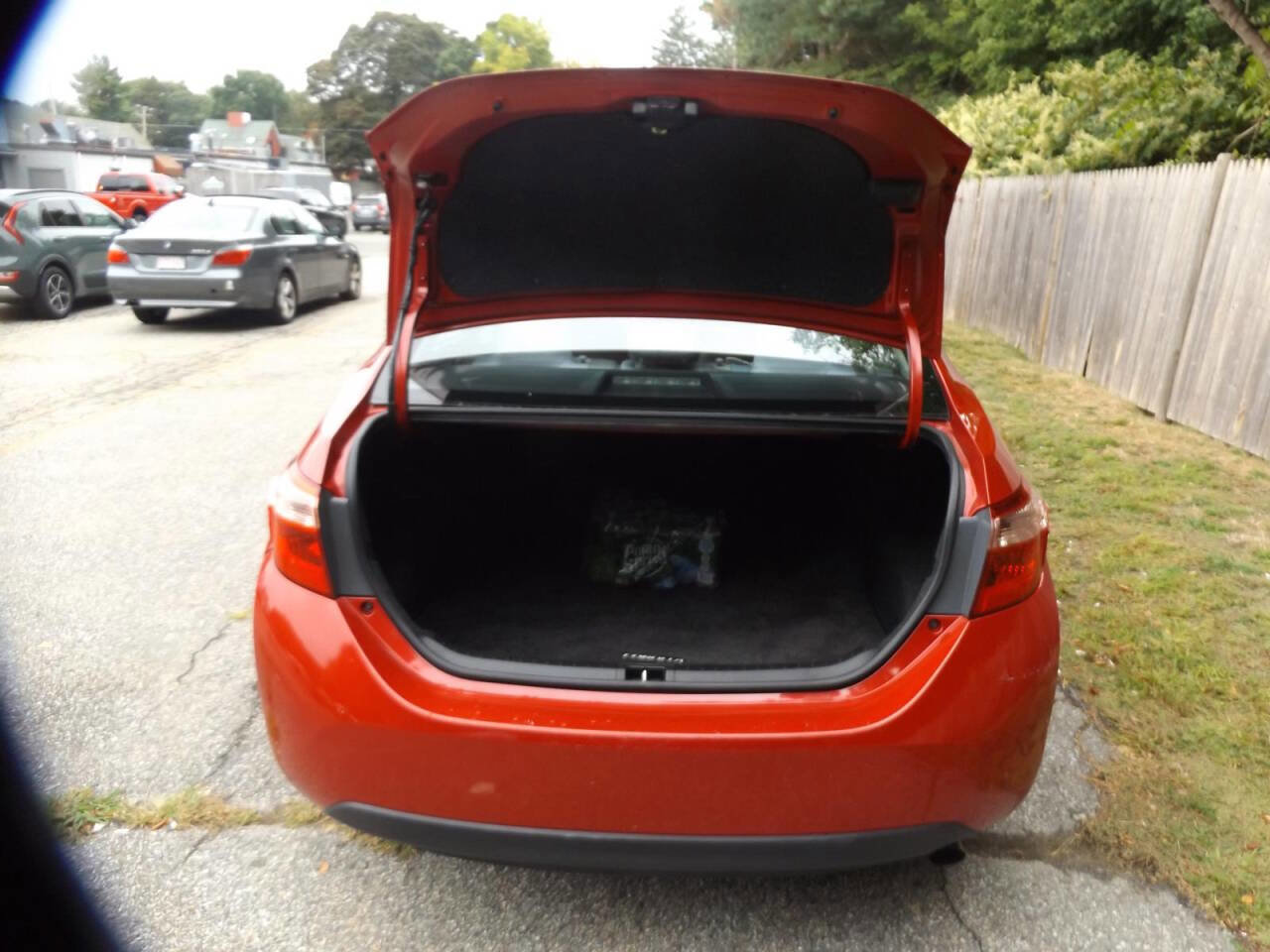 Used 2017 Toyota Corolla LE image 5