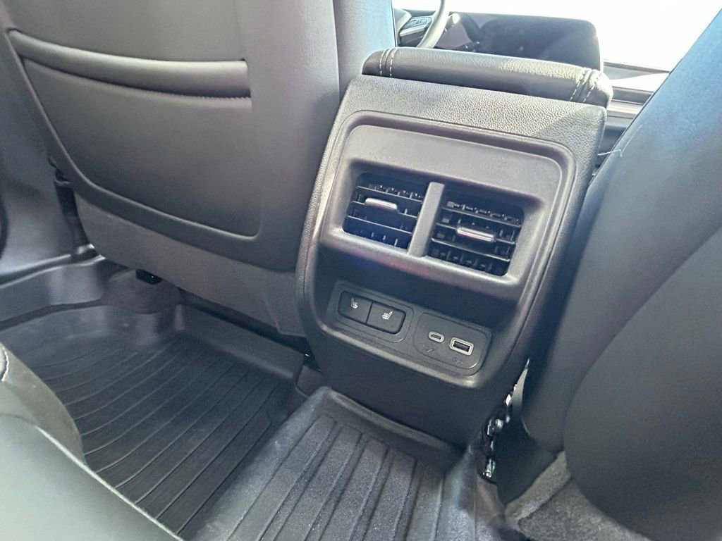 Used 2025 Cadillac XT4 Premium Luxury image 42