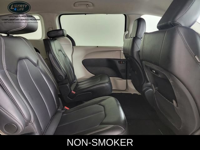 Used 2024 Chrysler Pacifica Touring-L FWD image 17