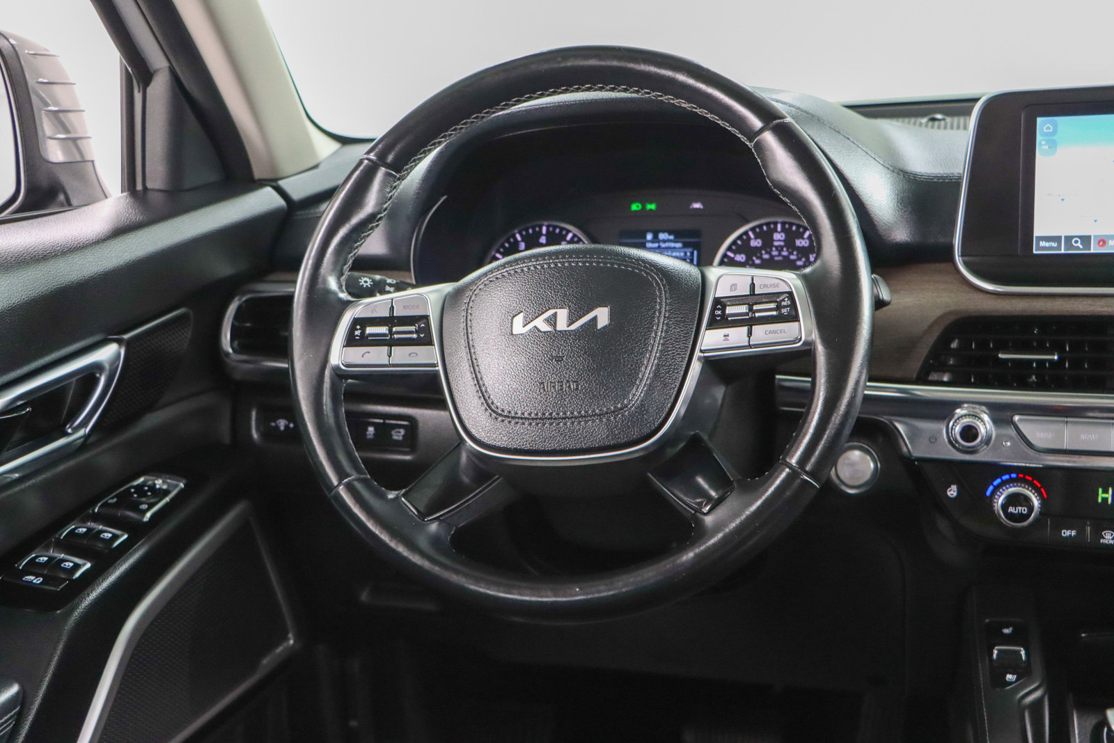 Used 2022 Kia Telluride EX w/ EX Premium Package image 12