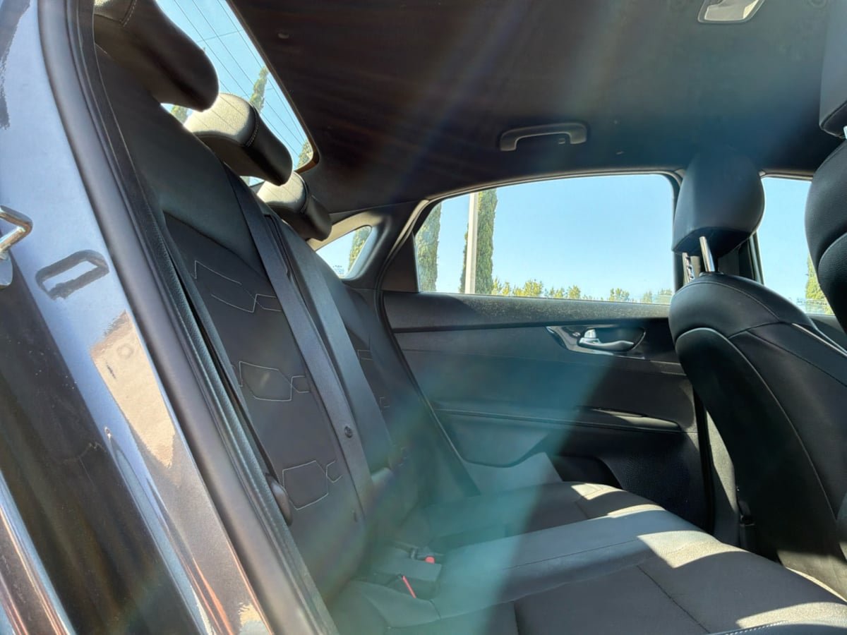 Used 2022 Kia Forte GT-Line FWD image 19