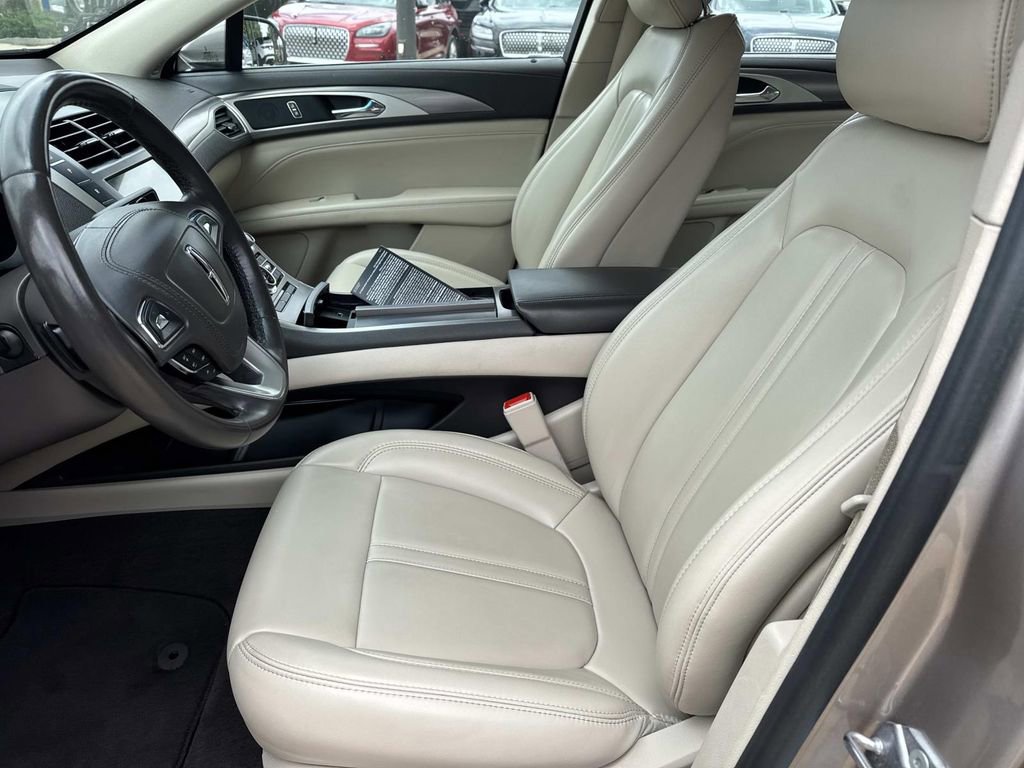 Used 2019 Lincoln MKZ Premiere FWD image 18