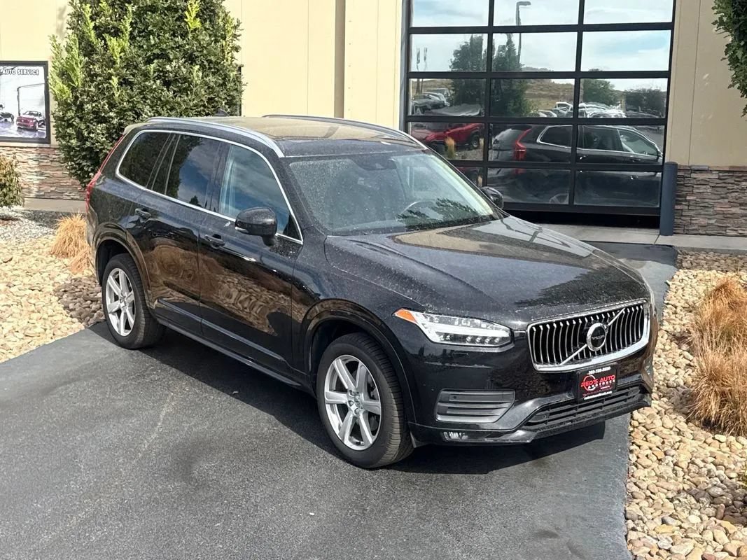 Used 2022 Volvo XC90 T5 Momentum AWD/4WD image 3