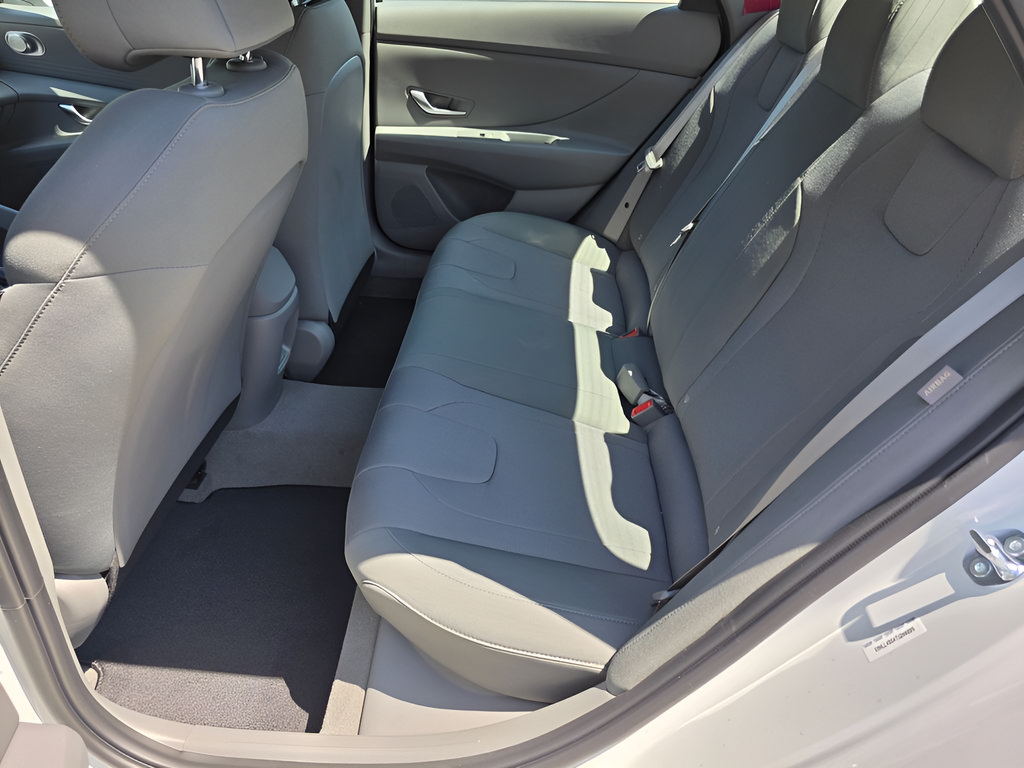 New 2026 Hyundai Elantra SE FWD image 11