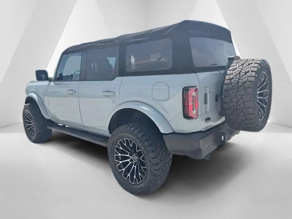 Used 2022 Ford Bronco Outer Banks AWD/4WD image 5