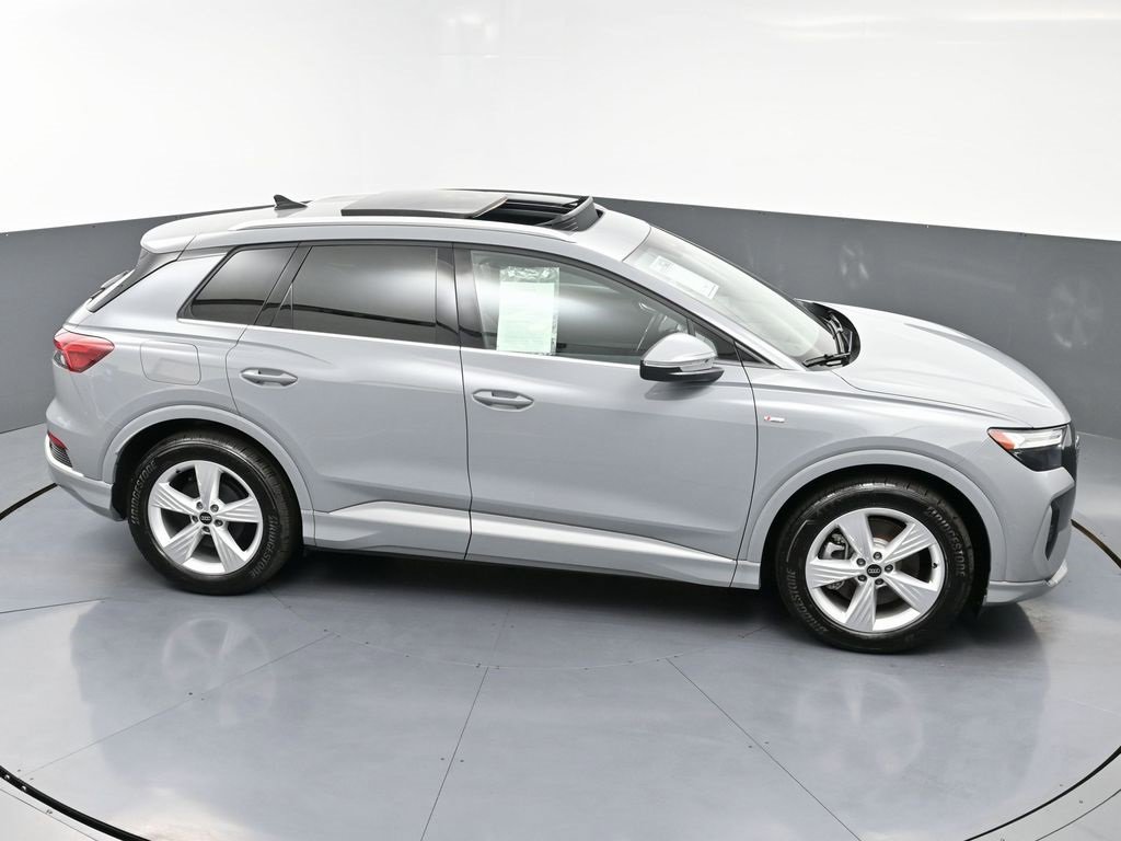Used 2024 Audi Q4 e-tron Premium w/ Convenience Package image 47