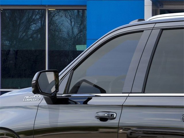 New 2026 Chevrolet Suburban High Country image 12