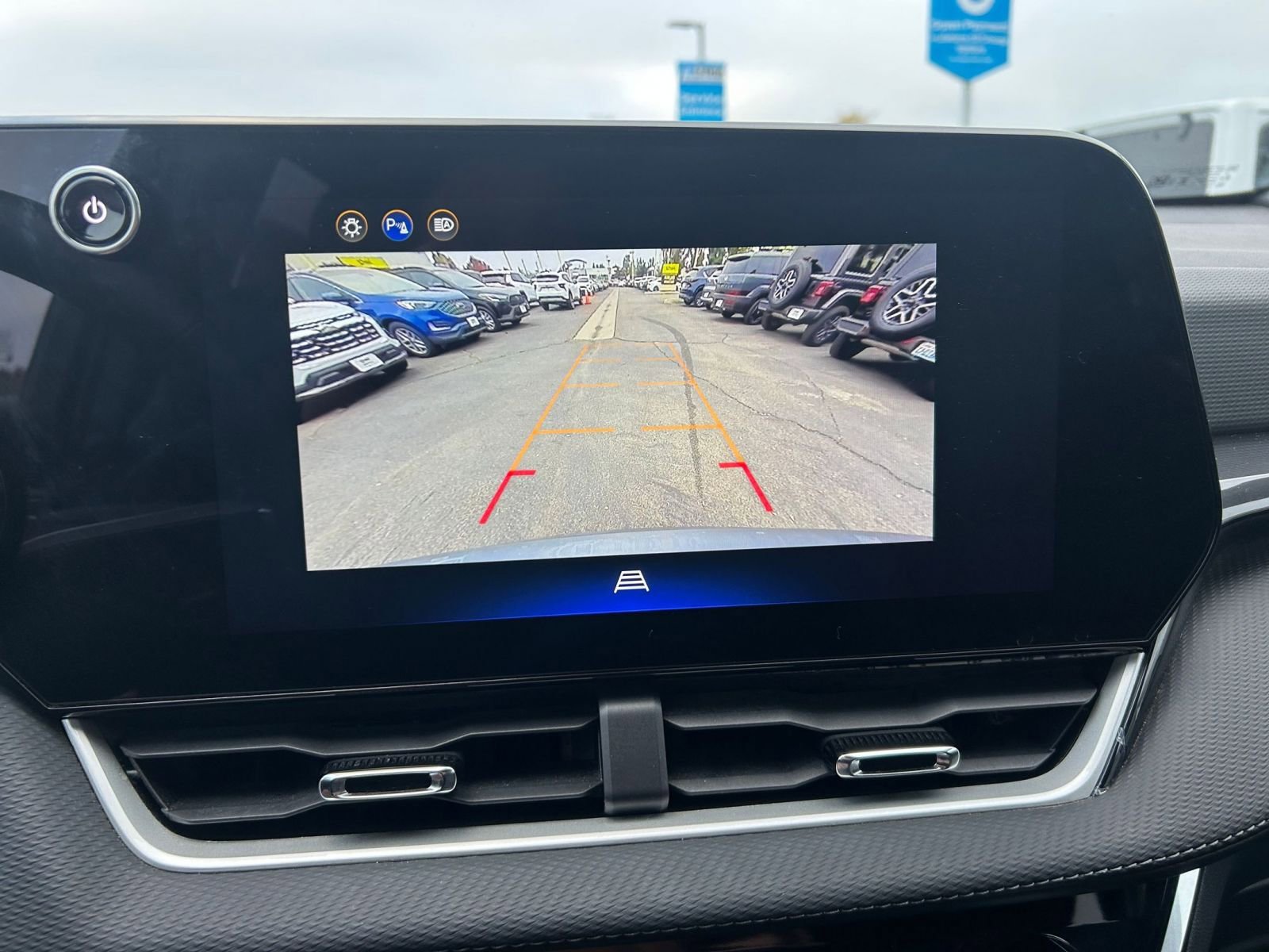 Used 2025 Chevrolet Equinox LT image 16