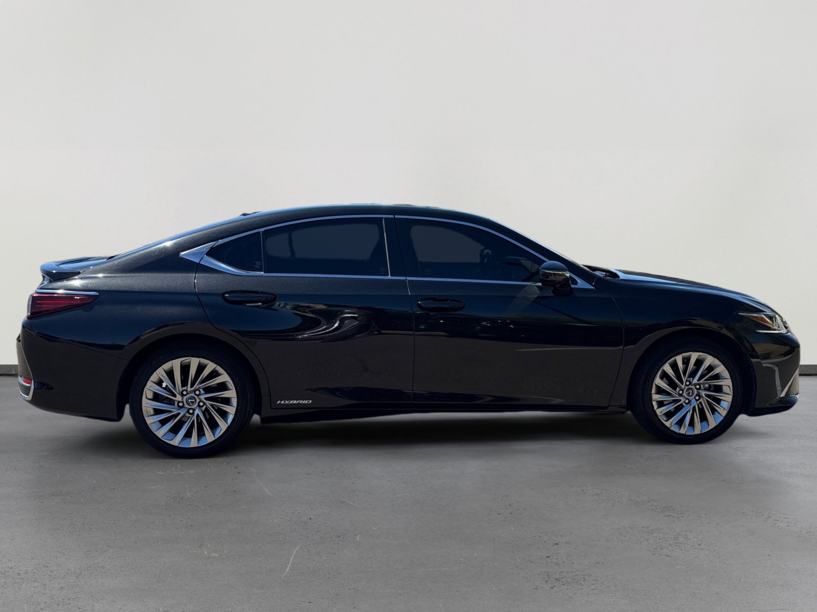 Used 2019 Lexus ES 300h w/ Luxury Package image 6