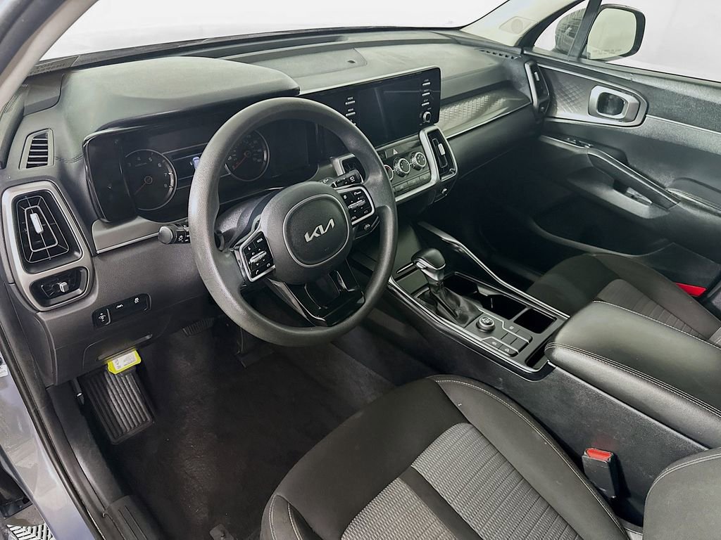 Used 2022 Kia Sorento LX FWD image 28