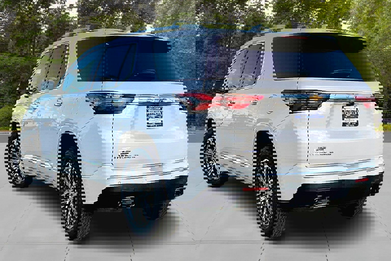 Used 2023 Chevrolet Traverse High Country image 4