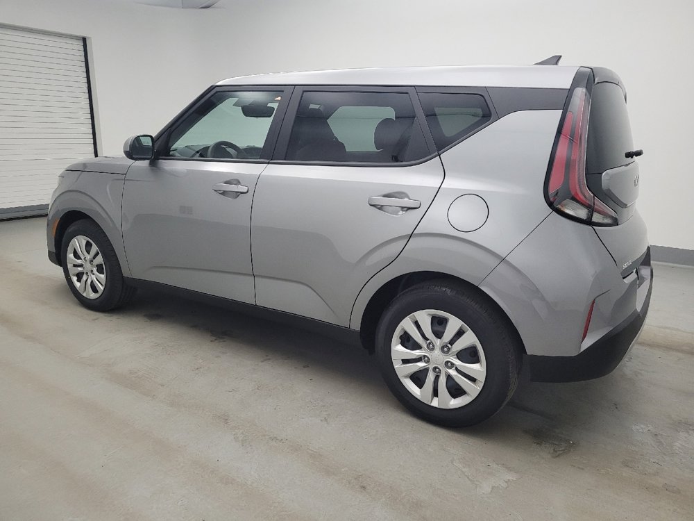 Used 2025 Kia Soul LX FWD image 3