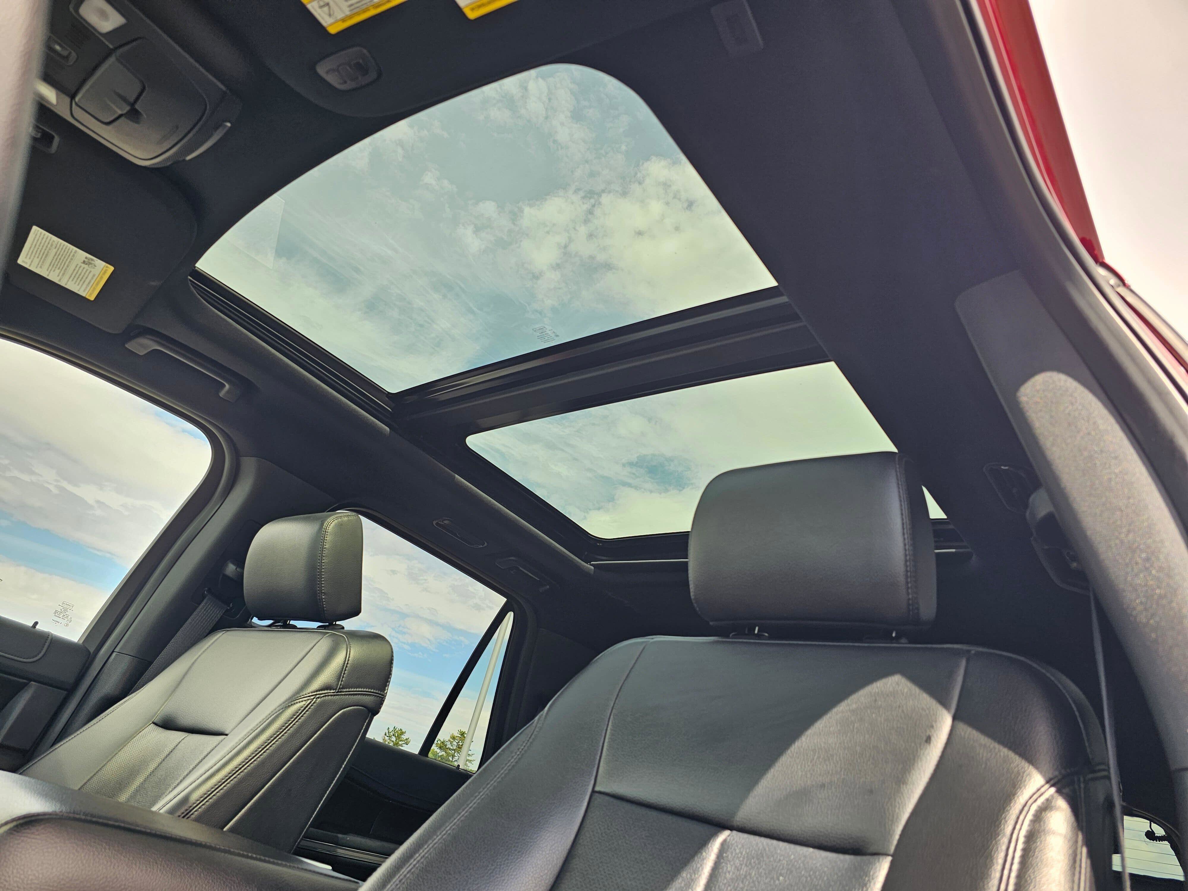 Used 2019 Ford Expedition XLT w/ Equipment Group 202A AWD/4WD image 28