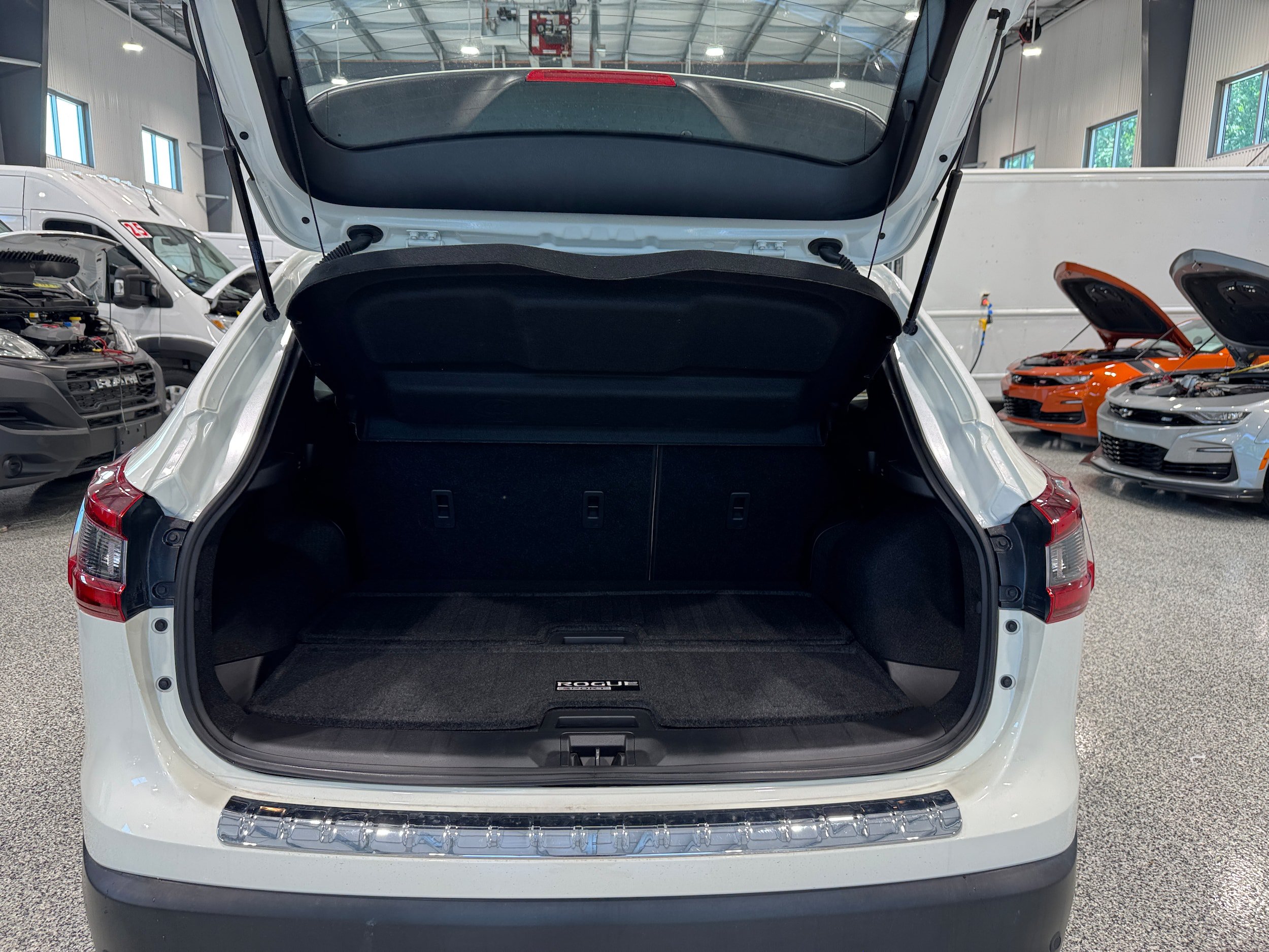 Used 2022 Nissan Rogue Sport SL w/ Premium Package AWD/4WD image 9