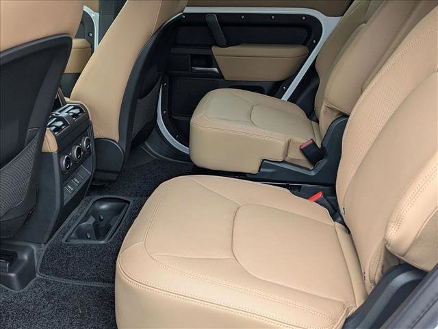 New 2026 Land Rover Defender 130 X-Dynamic SE image 17