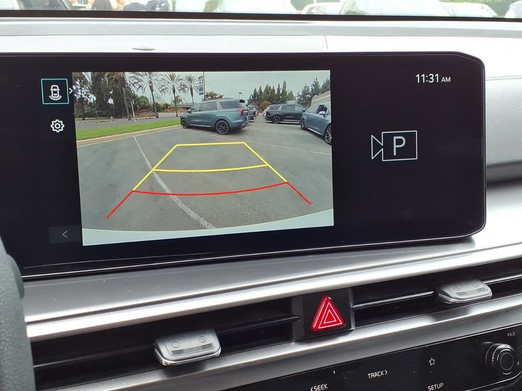 Certified 2024 Kia Sorento LX FWD image 18