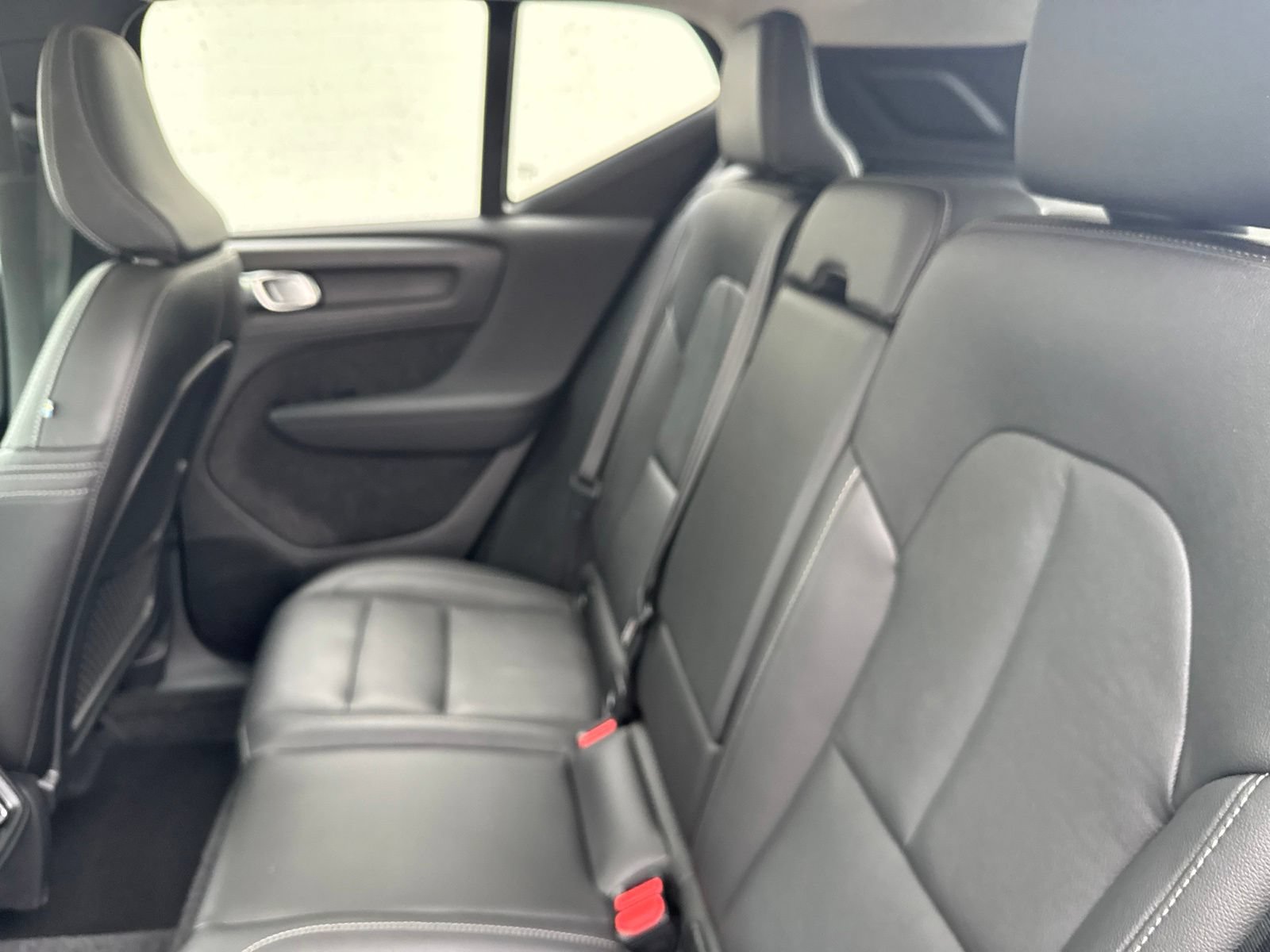 Used 2025 Volvo XC40 B5 Core AWD/4WD image 14