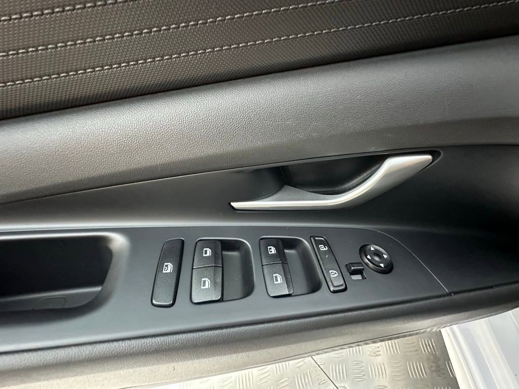 Certified 2024 Hyundai Elantra SE image 24