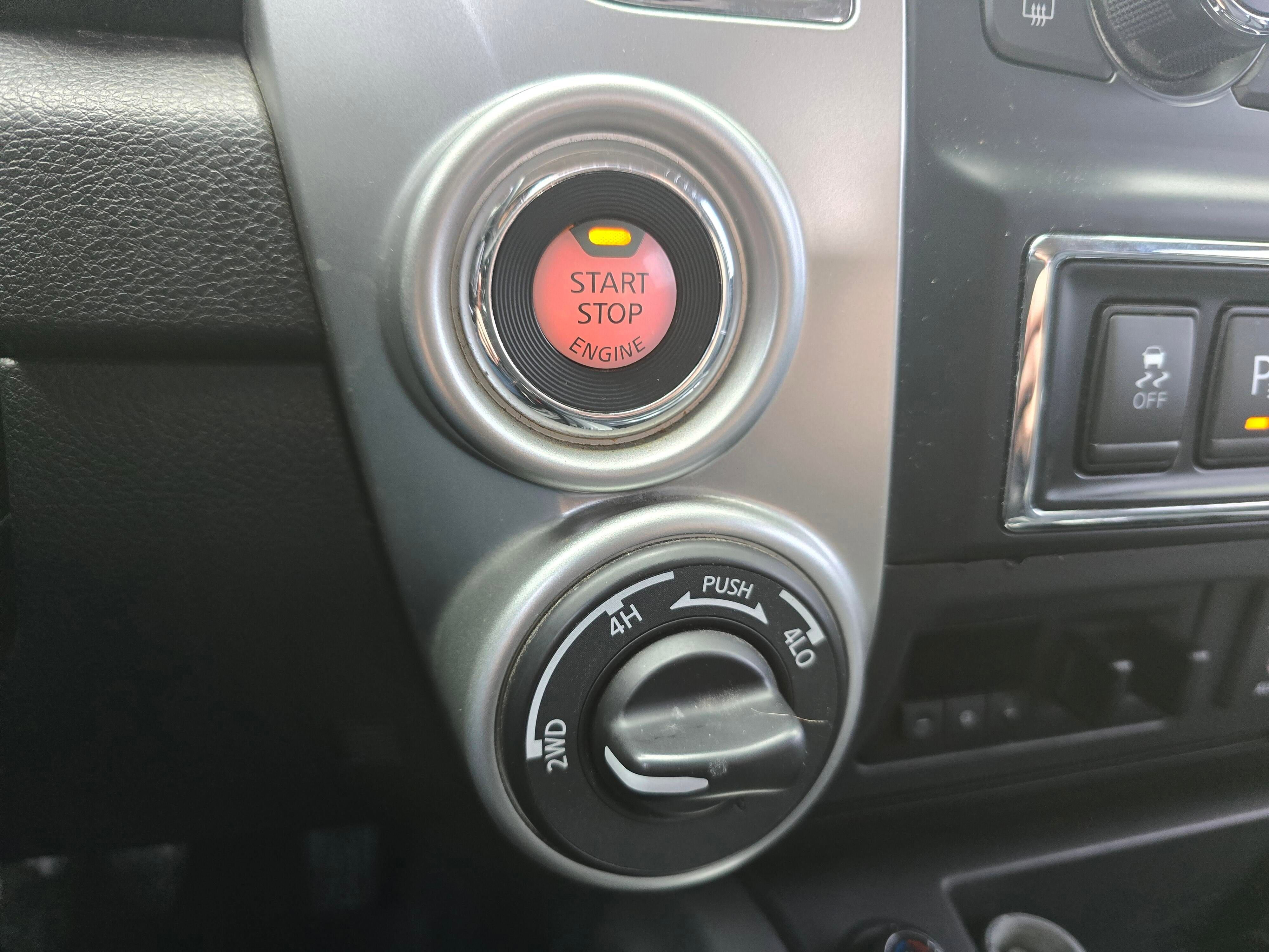 Used 2018 Nissan Titan PRO-4X w/ Pro-4x Convenience Package AWD/4WD image 21